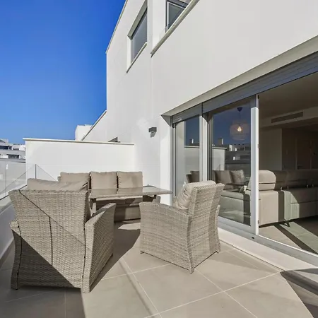 3024 Bright With Terrace *