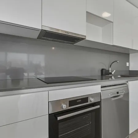 3024 Bright With Terrace